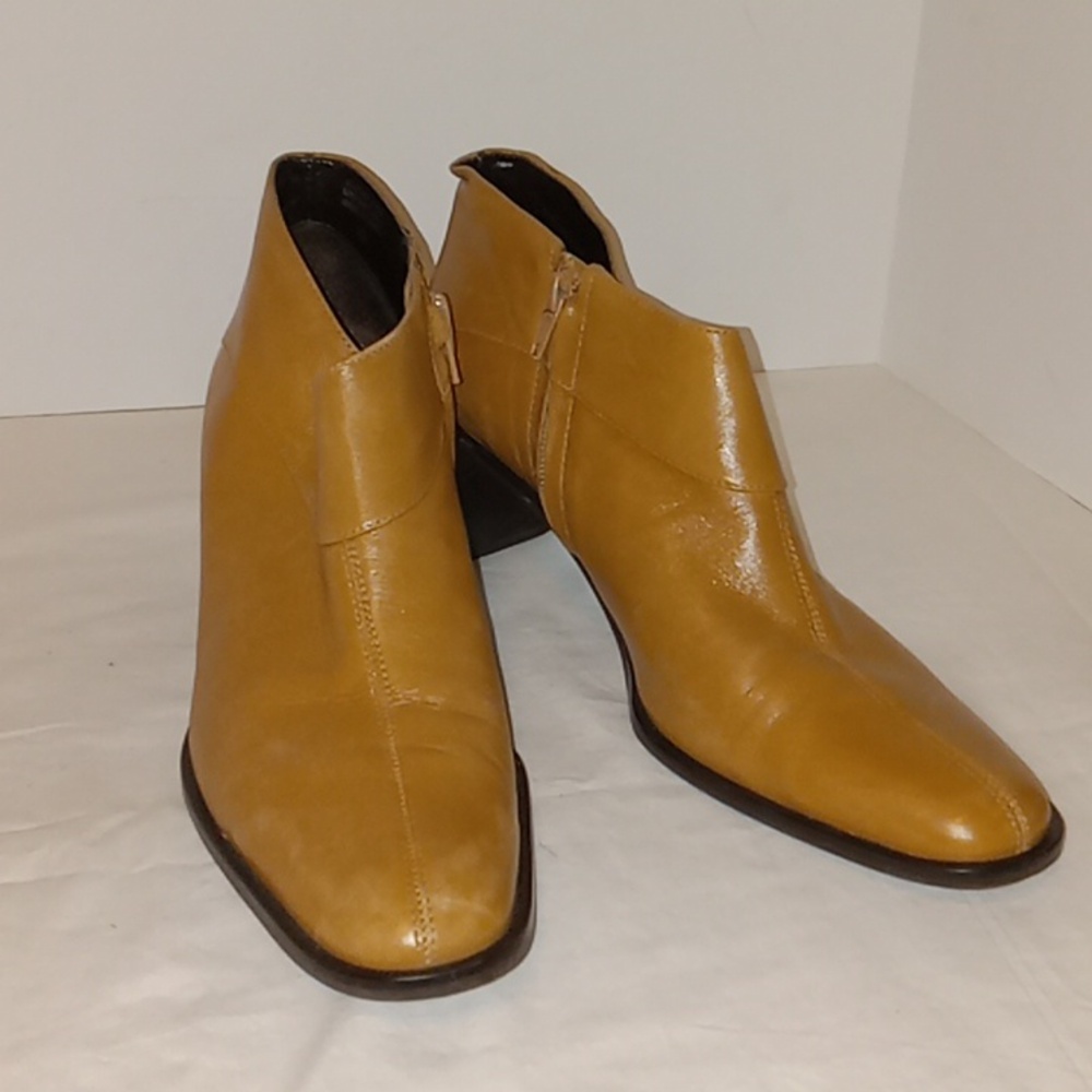Etienne Aigner Tan Leather Heeled Zip Up Ankle Boots - Picture 1 of 1